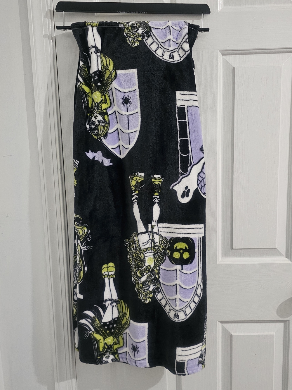 Monster High Halloween Character Plush Throw Blanket 50x70 Goth Spooky NWT